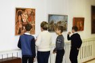 The art project \"Artists - to children.\" Alexey Akindinov conducts a tour of his solo exhibition \"Patterns\" students \"Orpheus\" and secondary art school. 