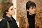 Слева - направо: художница Ксения Фокина, художница и фото-художница Софья Кипарисова.