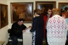 Alexey Akindinov signs viewers catalogues of his own work. Art gallery of Andrei Mironov. Meeting the audience with the artist Alexei Akindinov \" Patterns in the horizon.\" April 14, 2018 Creative club \"for the soul\", Ryazan.